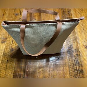 NWOT Viv&Lou Tote Bag